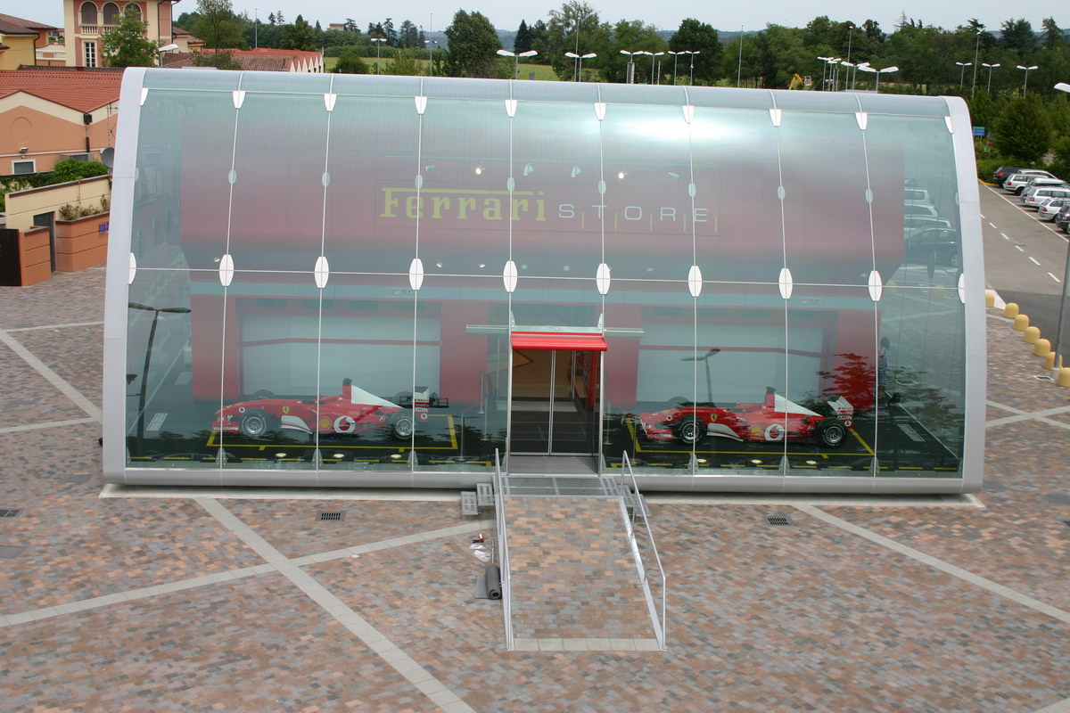 Ferrari store Serravalle